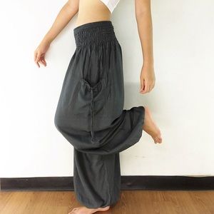 Harem Yoga Pants with Elastic Waist and Pockets